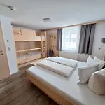 Stefan 4*